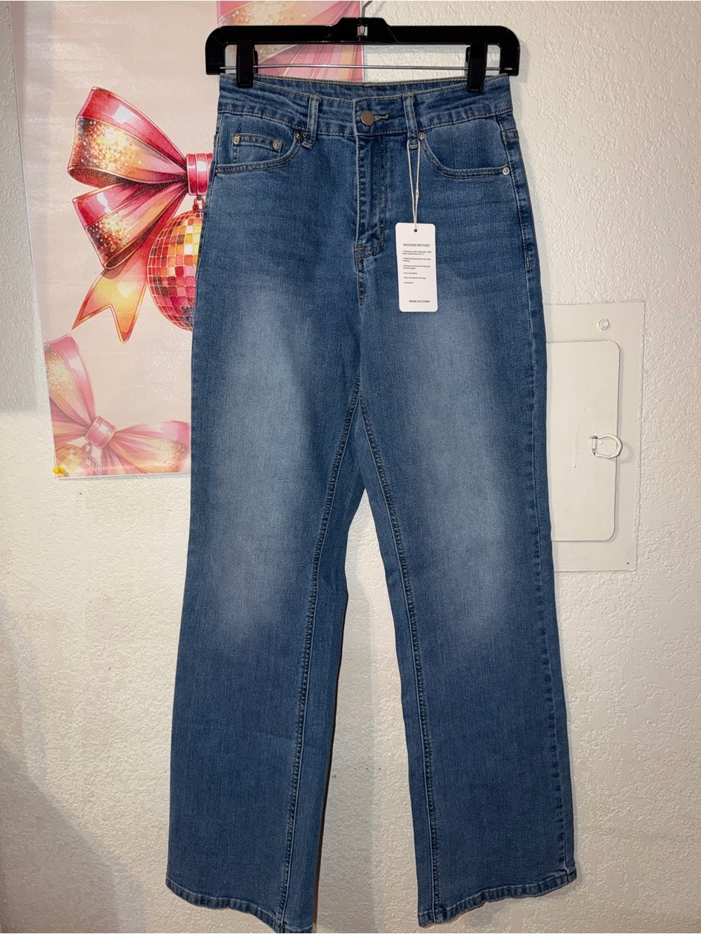 Woman’s 0 nwt Blue Straight-Leg Jeans